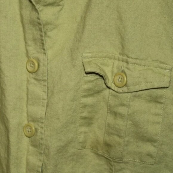 Croft & Barrow Button-Up Shirt Size Medium - Picture 2 of 6